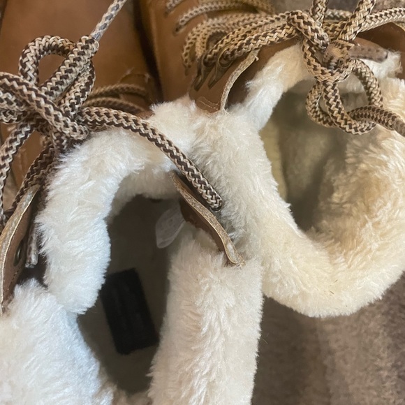 Lace up lined boots - Picture 3 of 4